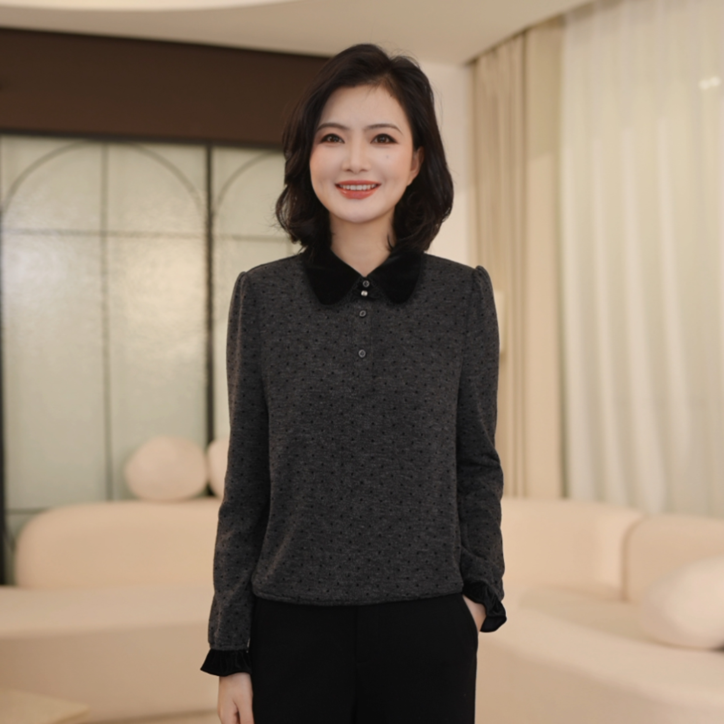 丝绒拼接翻领波点长袖打底衫女
