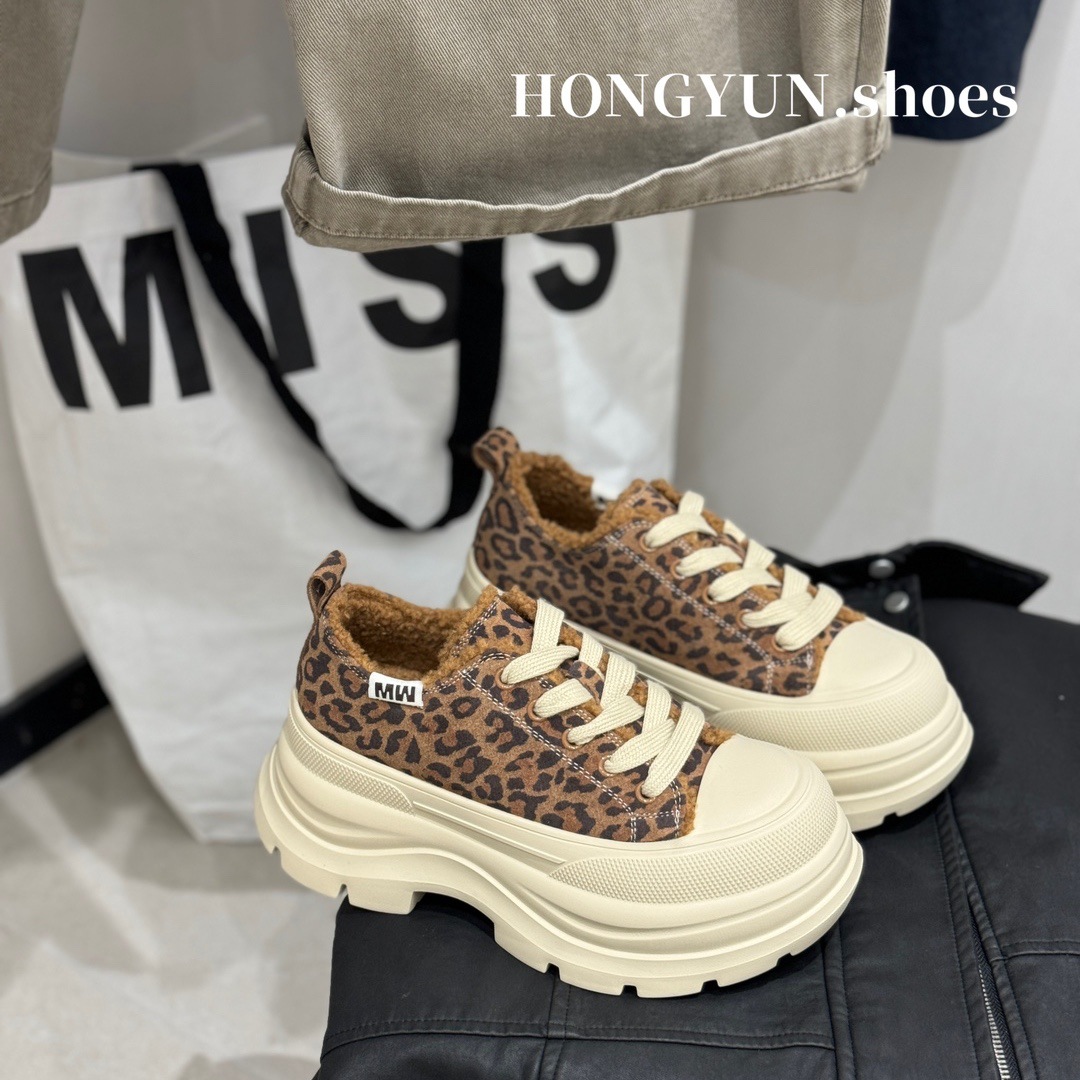 王小毒豹纹玛丽珍绒面浅口单鞋女金属链条性感复古秀气官方旗舰店