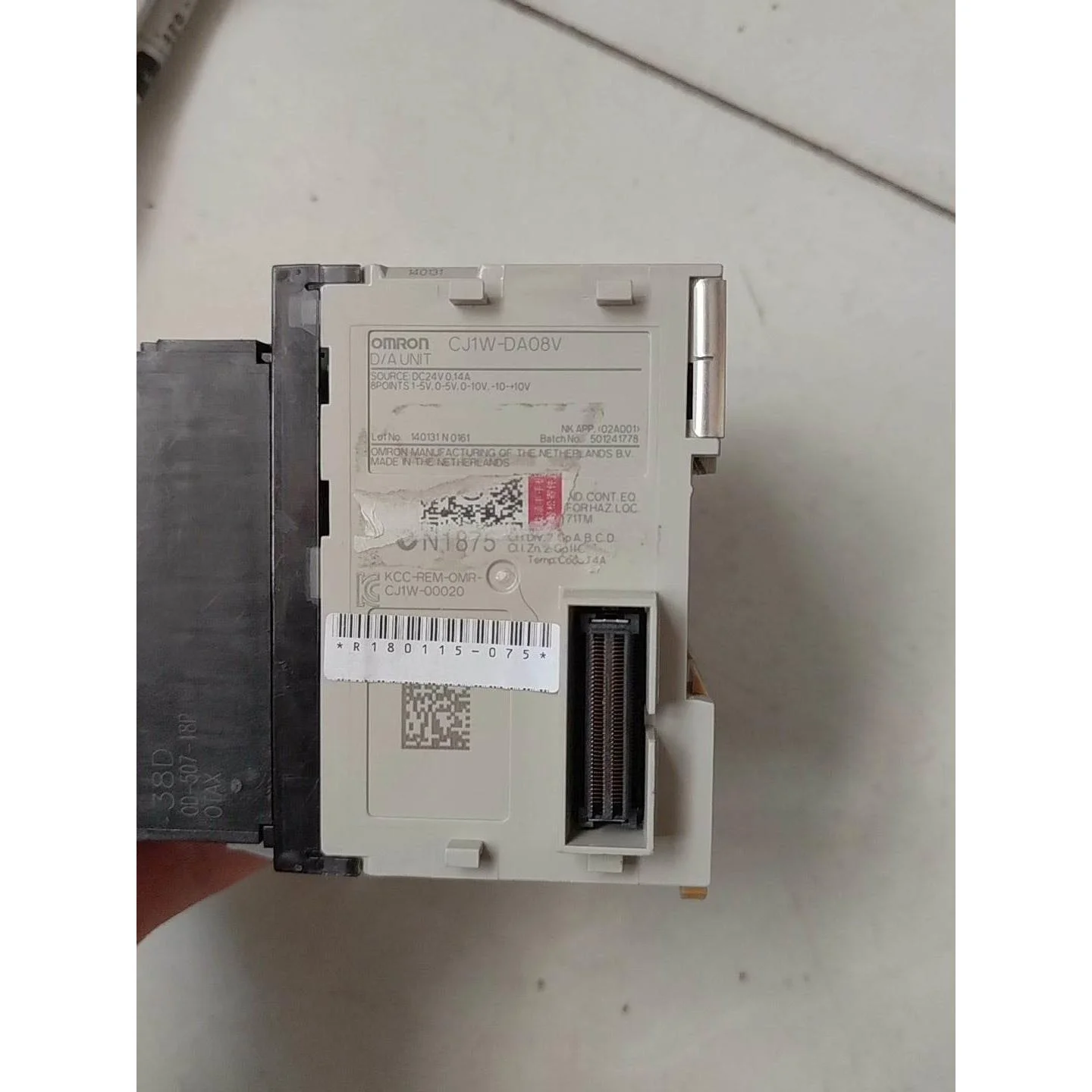 非标价欧姆龙 CJ1W-DA08V，共两个，单价，功能完好，实物拍议价