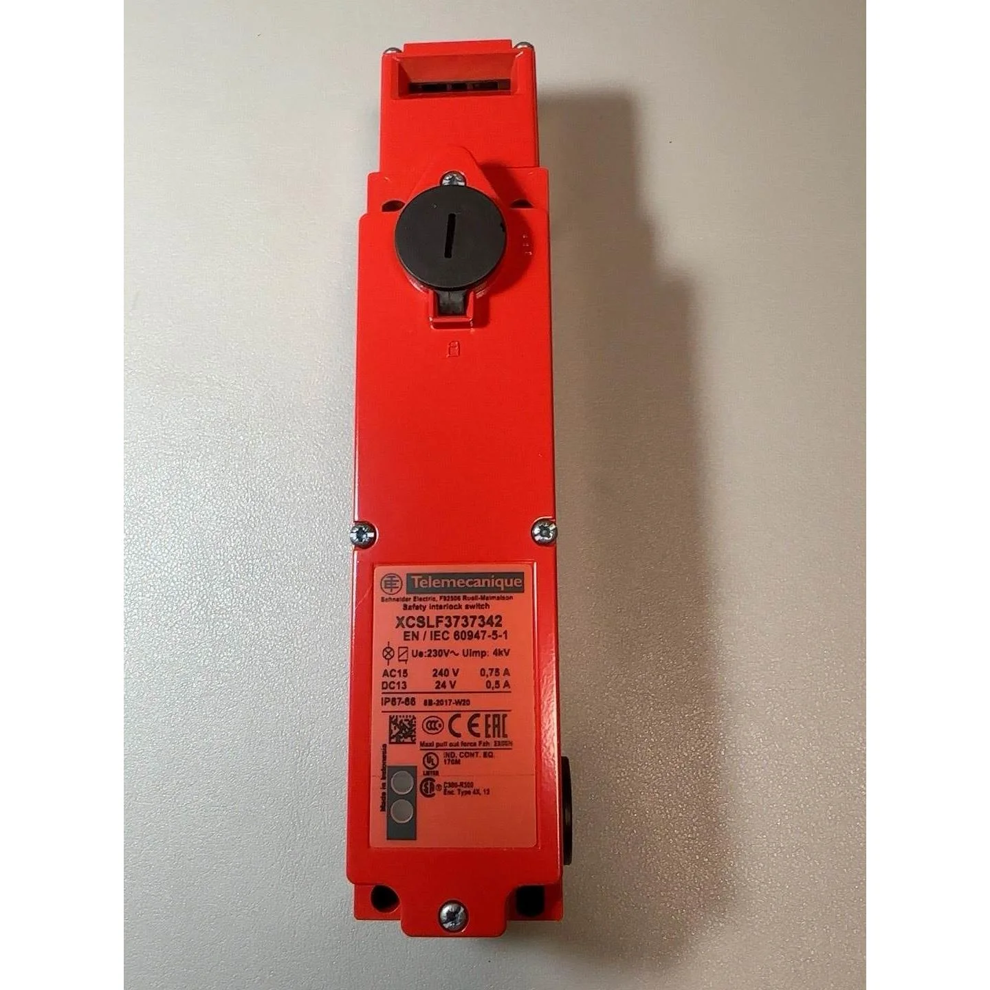 非标价施耐德全新原装XCSLF3737342，数量9个，单价102议价