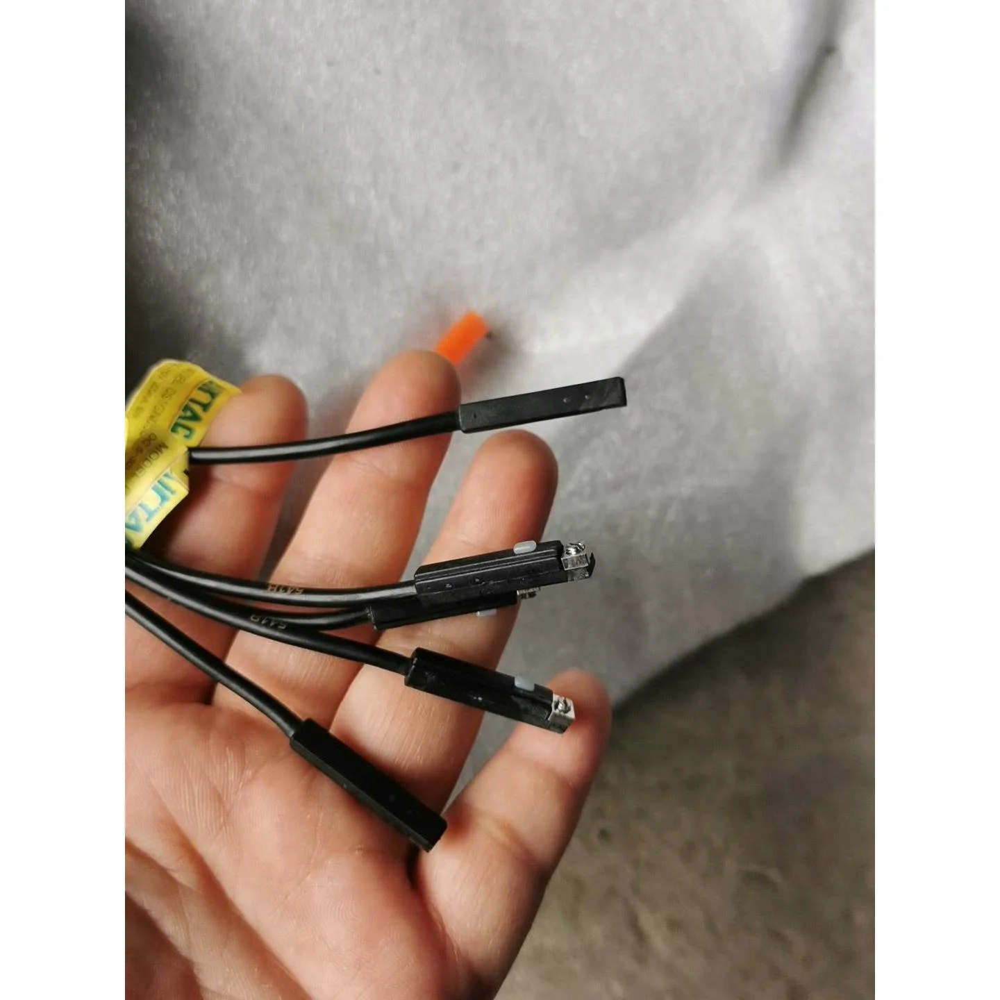 非标价库存全亚德客光电开关DS1GN030，标价是单价 数量五条议价