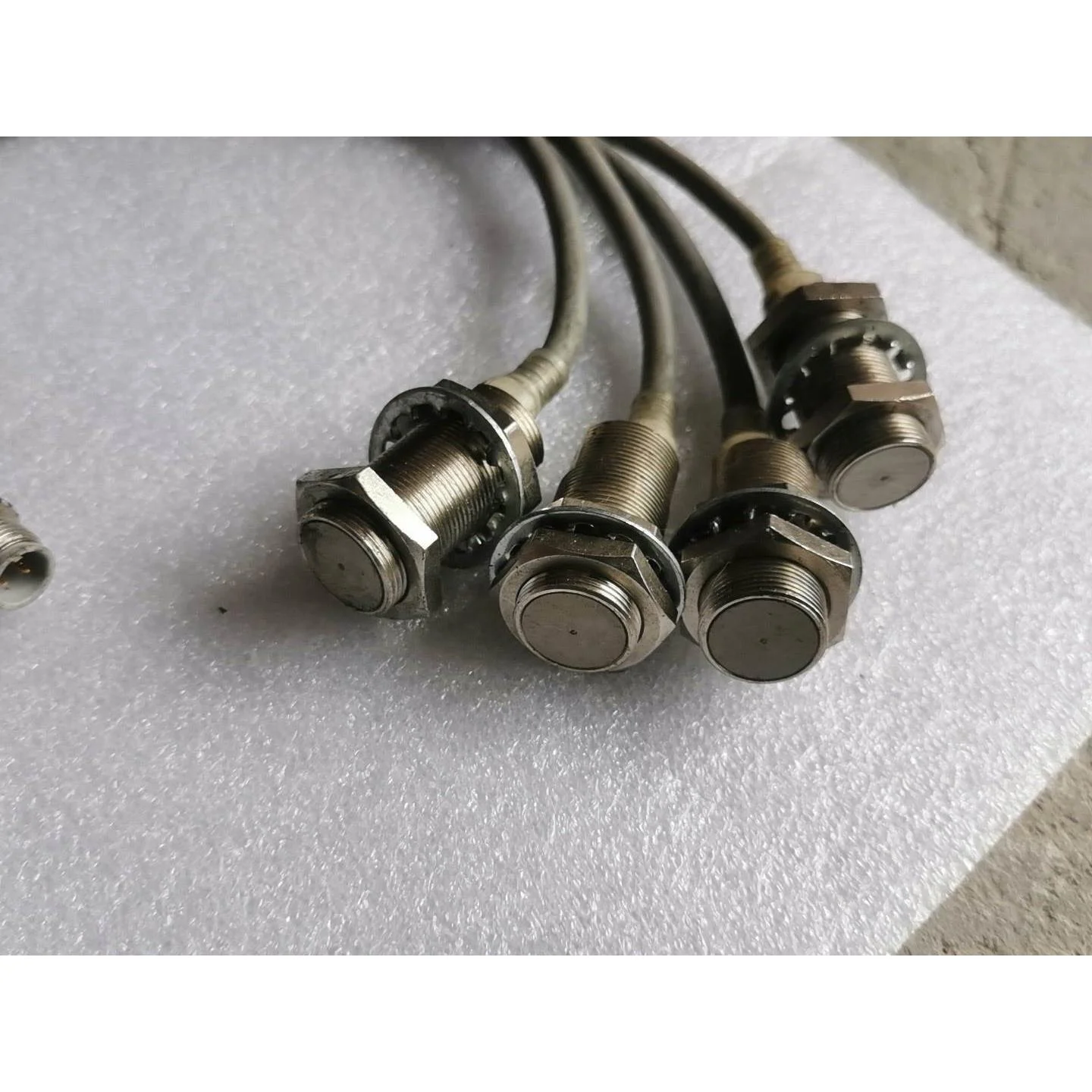 非标价拆机欧姆龙接近感应器E2E-X7D1-M1J-T-Z 数议价