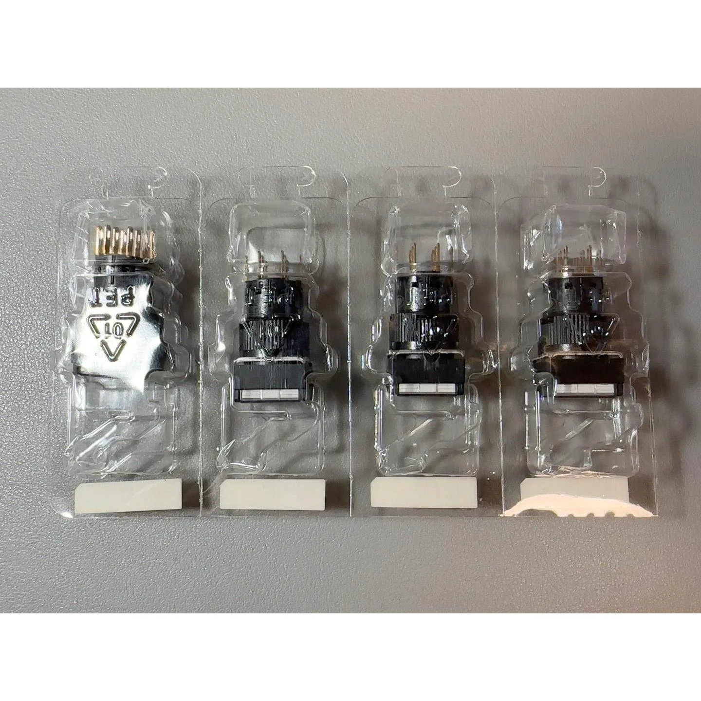 非标价施耐德全新原装XB6ECF1B2F，数量14个，单价17.4议价