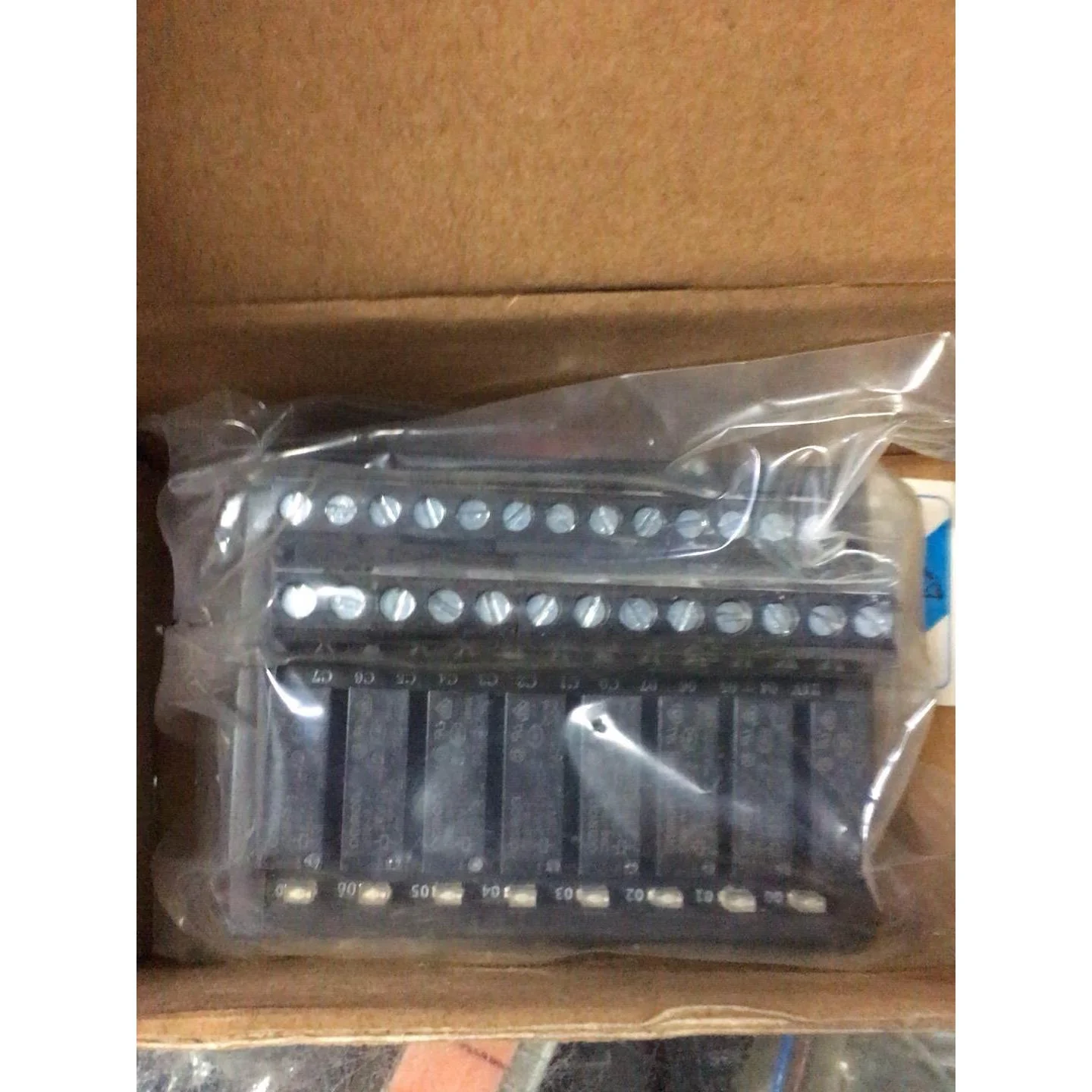 非标价继电器模组YL0-8U/24VDC/5A/8位议价