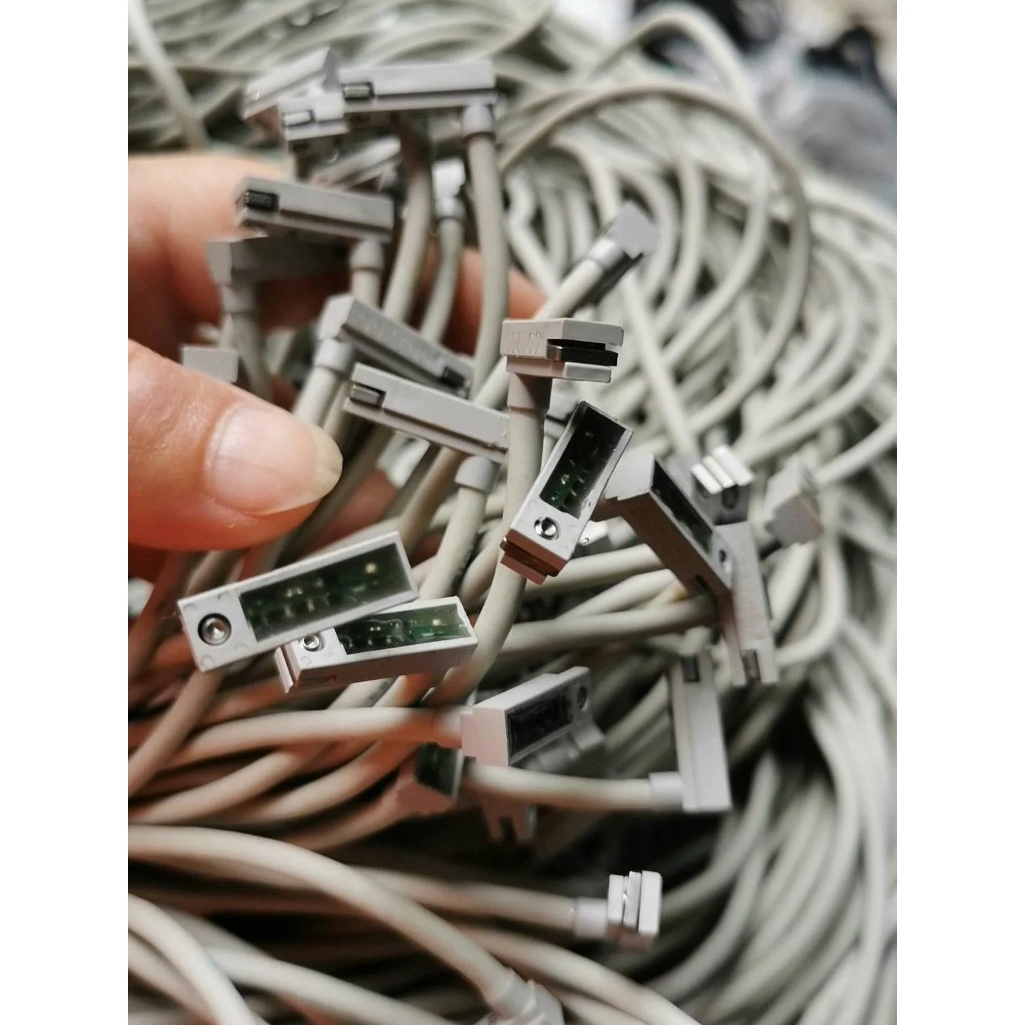 非标价库存全新CKD光电开关T2V，数量43条 其中四条约80厘议价