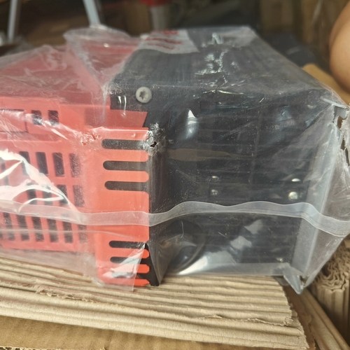 非标价最后一台SEW未使用变频器MC07B0110-5A3-4。全议价