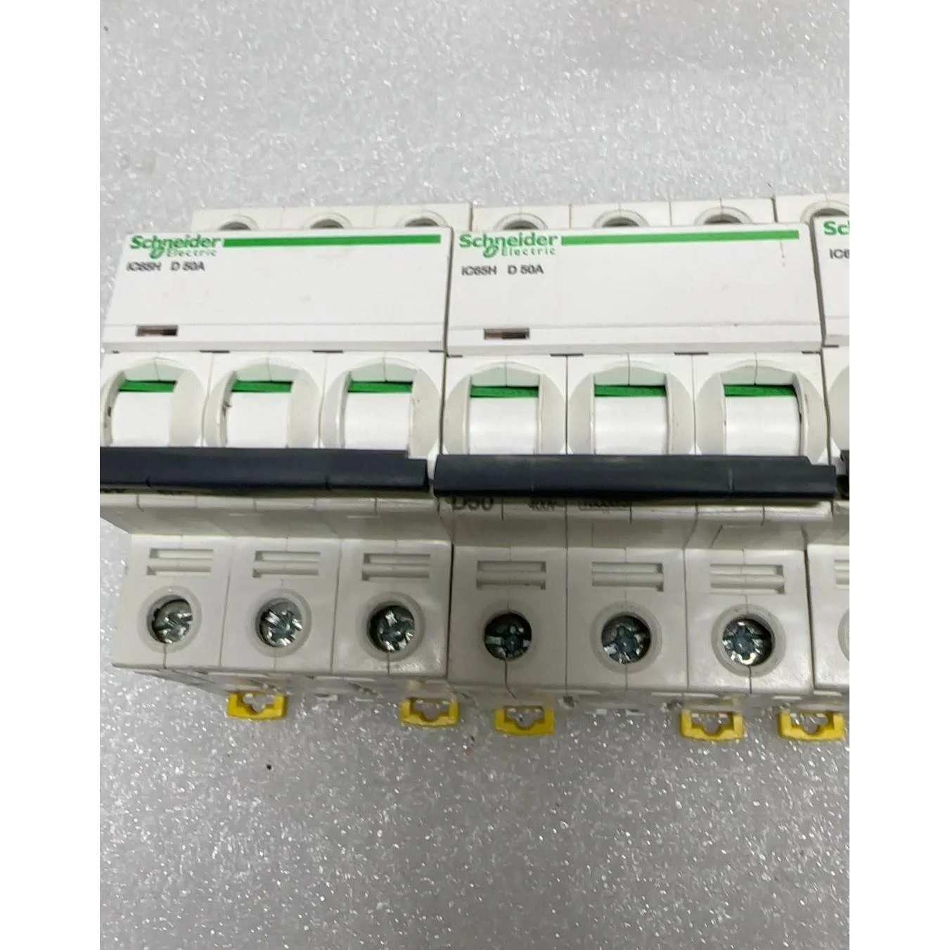 非标价施耐德IC65H/IC65N D型 3P空气开关50A议价