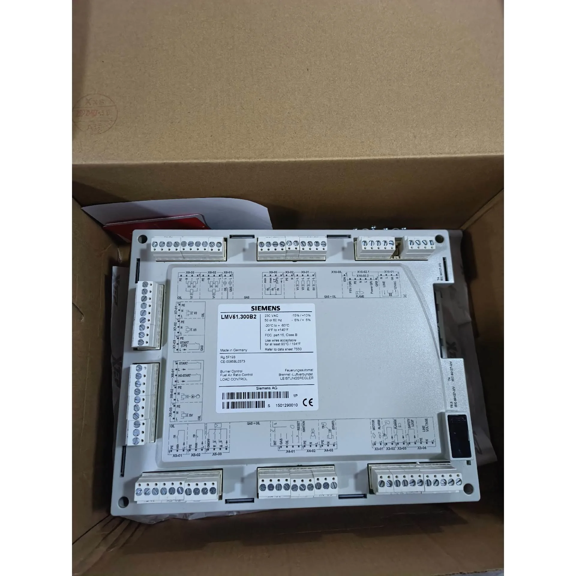 非标价西门子LMV51.300B2 燃烧控制器，价格私聊。议价