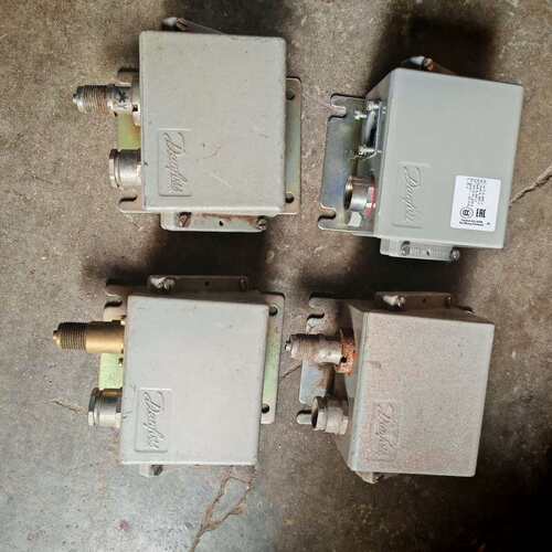 非标价Danfoss 压力开关总共4个，1个新的KPS80,2个旧议价