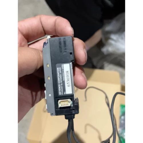 非标价FS-V12 基恩士光纤放大器 3个120包邮议价