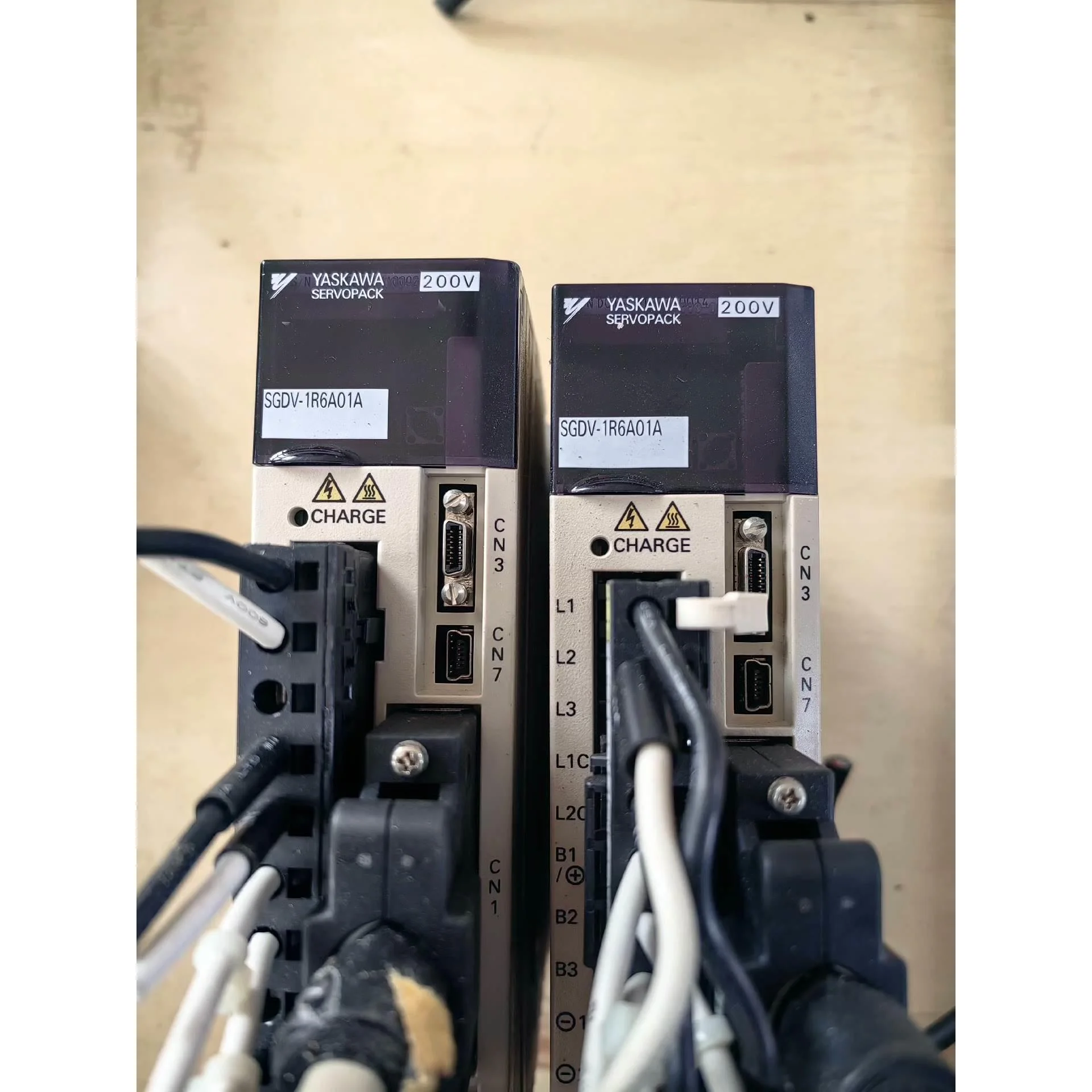 非标价安川100W/200W伺服电机套装共8套议价