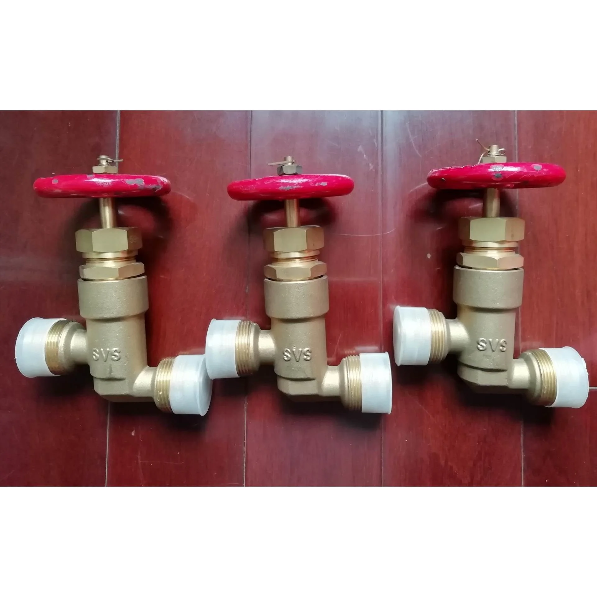 非标价DN15-40铜质截止止回阀，有编号，每个重约1.3公斤，全议价