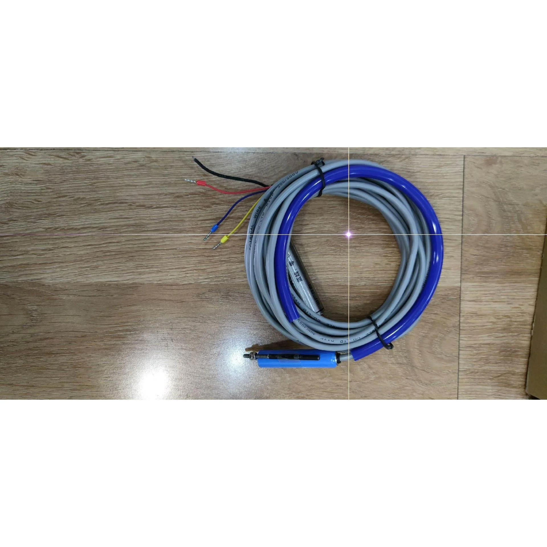 非标价全新梳棉机用位移传感器，量程0-10mm，输出电压:0-10议价