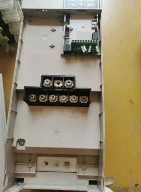 非标价伟创AC300—T3—037G/045P，37/45KW，成议价