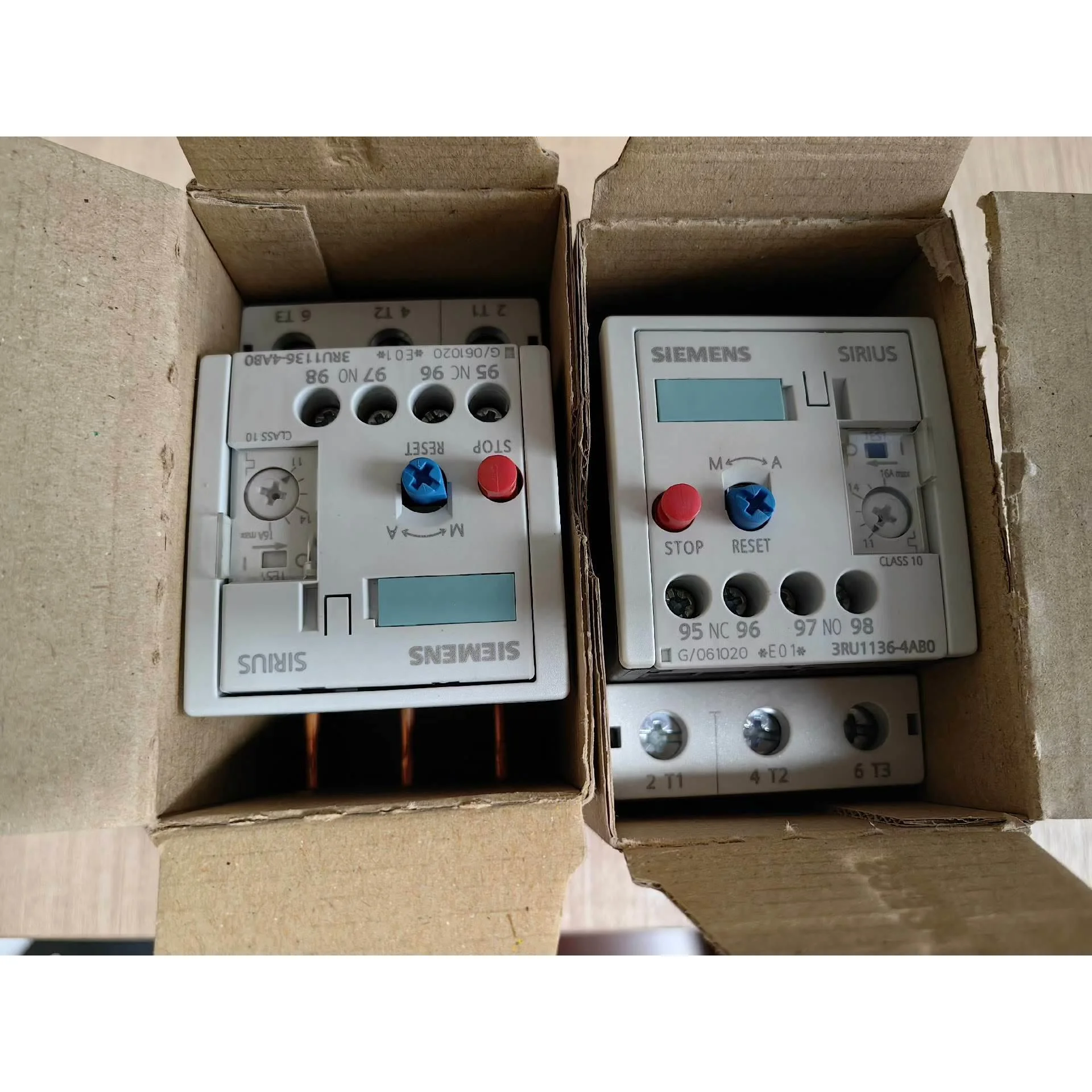 非标价3RU1136-4AB0全新原装其中一个盒子不对议价