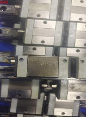 STAF BGXS15BS直线导轨两眼滑块，导轨上面有油渍，