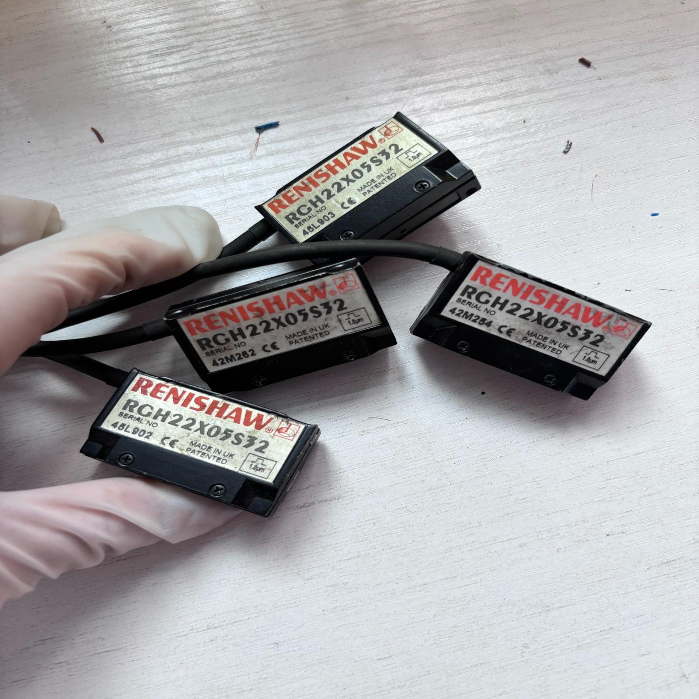 RENISHAW雷尼绍光栅尺RCH22X05S32有4个，实