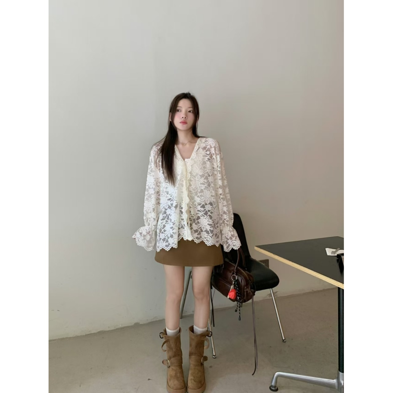 秋季V领蕾丝拼接打底衫女镂空气质长袖温柔甜美提花法式开衫上衣