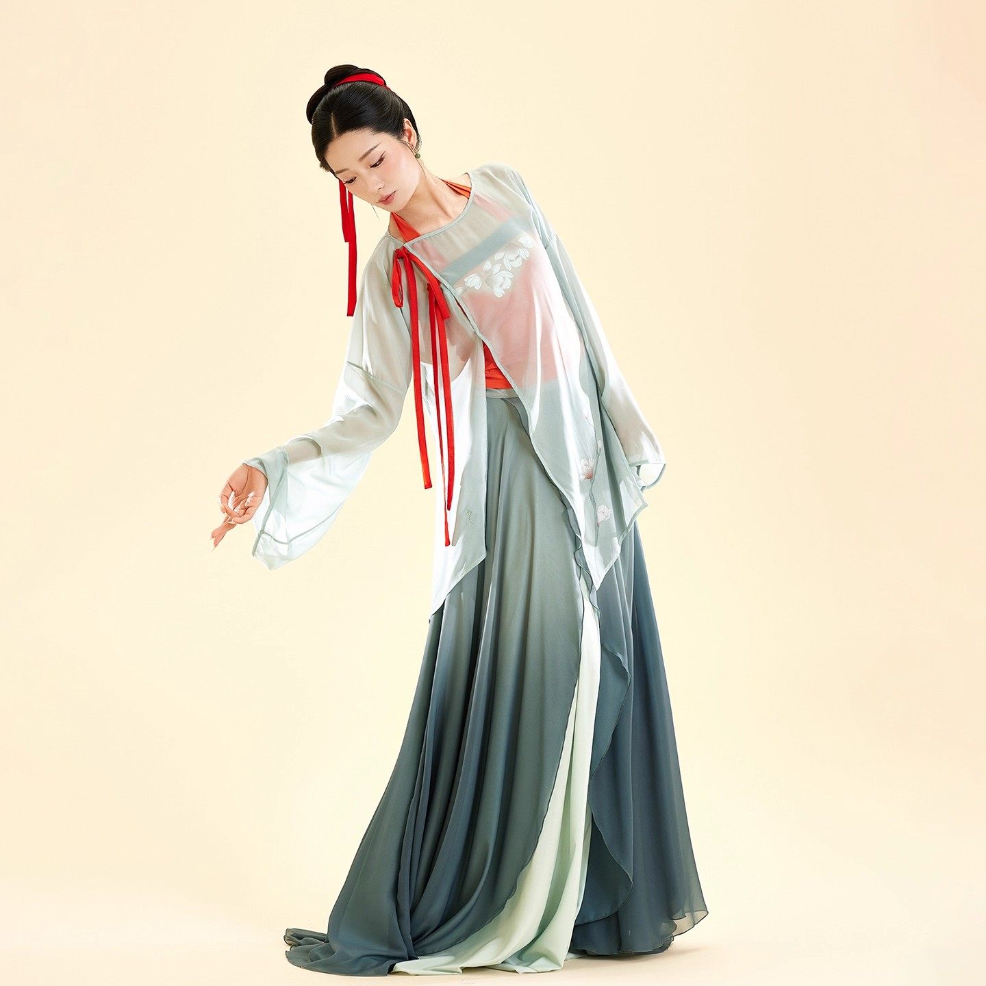 新款古典舞蹈服笑春风中式舞蹈服