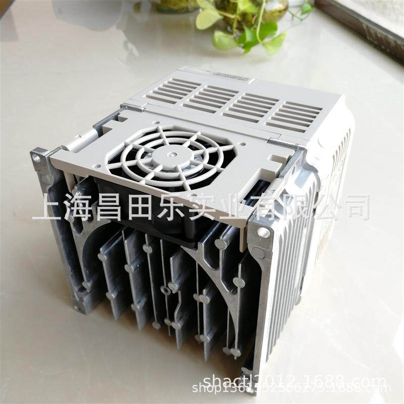现货全新变频器v1000t系列CIMR-VB2A0002BAA(0.2)