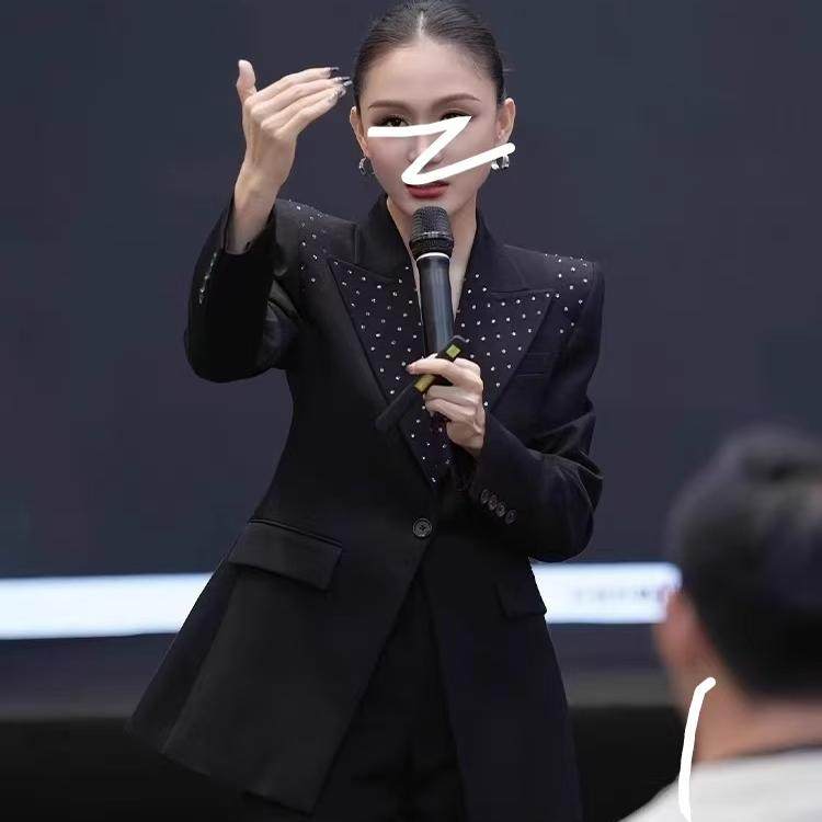 奢华时尚干练气质女2026年春秋季新款高级感黑色西服阔腿裤两件套