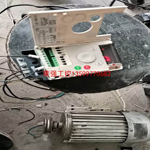 【荣强工控】施耐德变频器ATV12H018M2X    220v0.18