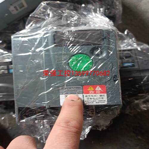 【荣强工控】施耐德变频器atv310 1.5kw 拆机功能正常，成色漂亮