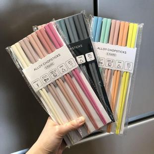 高颜值彩色筷子家用一人一筷粉色少女心马卡龙耐高温防霉合金筷D2