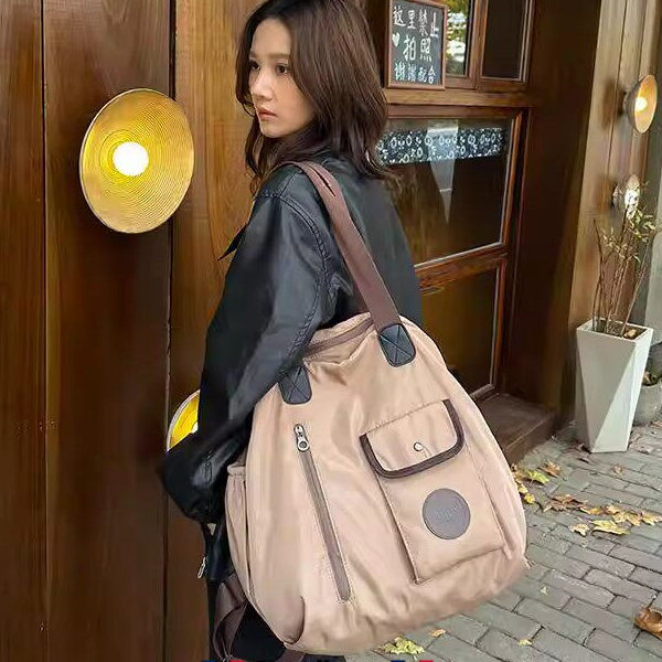 赵昭仪同款双肩包女旅行背包大容量外出短途旅游轻便高颜值妈咪包