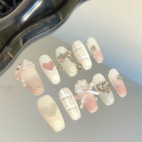 粉色爱心蝴蝶结美甲贴片