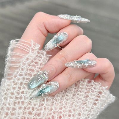 纯手工儿童穿戴甲女童美甲赛里木湖蓝高级感千金轻奢爆闪蓝猫眼布