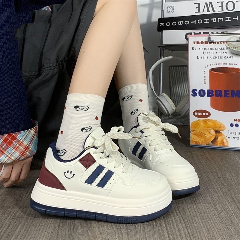 女童鞋子厚底板鞋2026春季新款百搭时尚儿童运动鞋软底休闲小白鞋