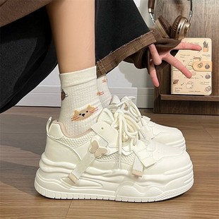 女童2026春秋新款时尚百搭厚底甜美蝴蝶小白鞋女款休闲运动板鞋女
