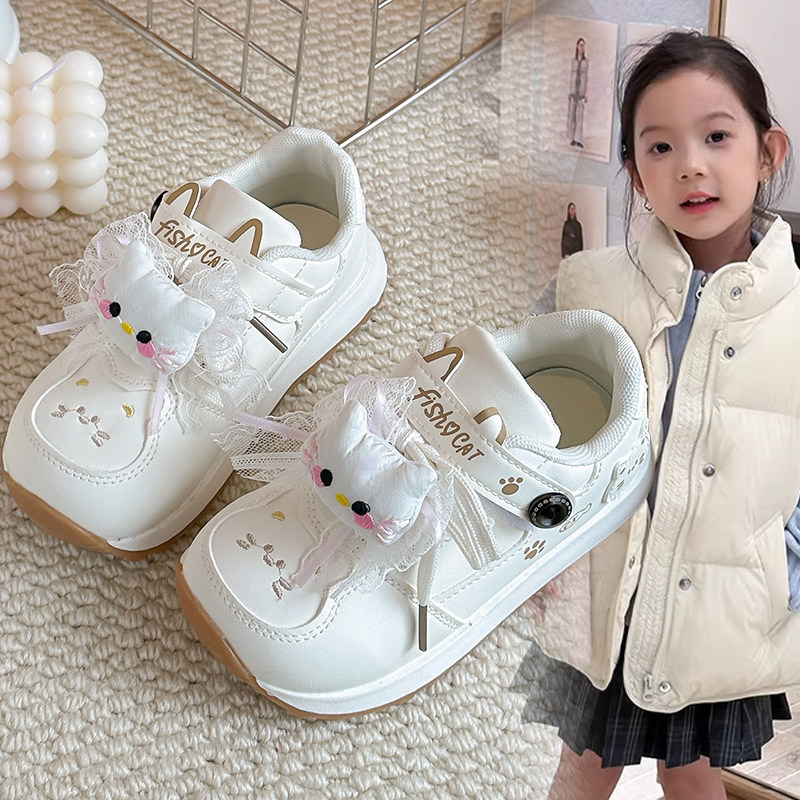 女童2026可爱卡通板鞋中大童春秋新款女孩小众卡通圆头运动阿甘鞋