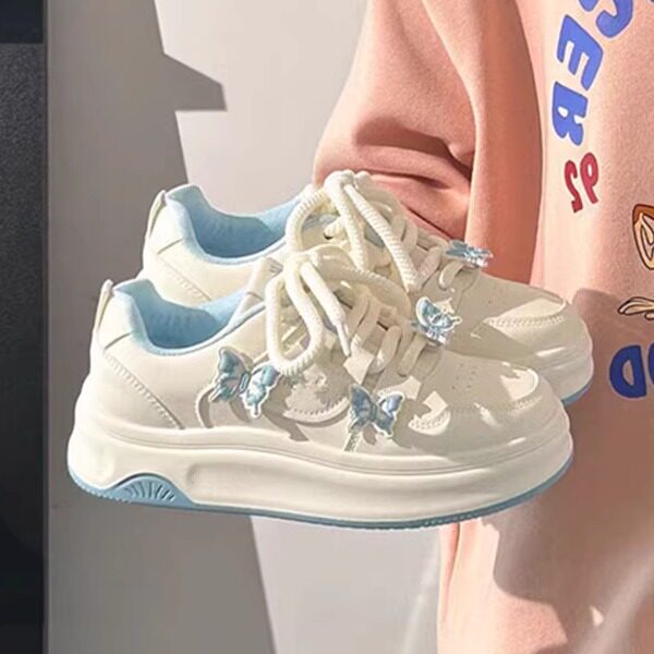 韩版休闲板鞋女童2026春季新款百搭小众鞋子厚底小白鞋面包鞋运动