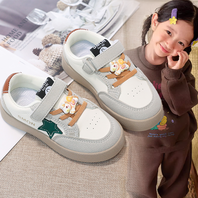女童马年限定卡通装饰可爱板鞋中大童女孩2026春秋新款软底休闲鞋