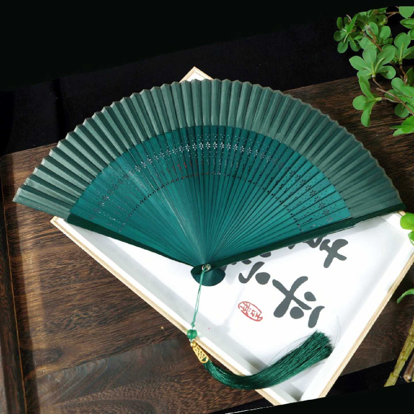 扇子舞蹈扇加大7寸23厘米墨绿色汉服跳舞扇旗袍走秀拍照折叠扇