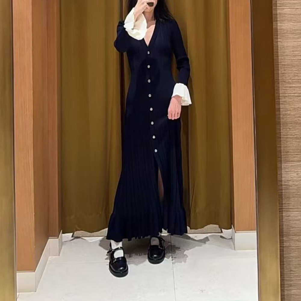 S家优雅气质高端女装2025秋季新款优雅风喇叭袖长款针织连衣裙女