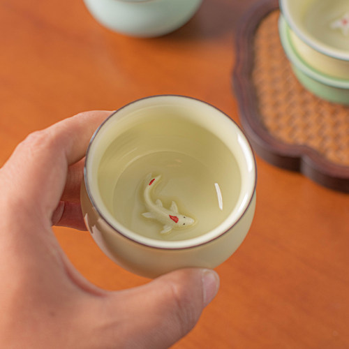 非遗青瓷纯手绘鲤鱼主人杯