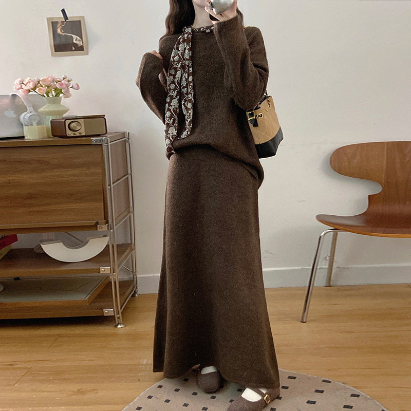 复古风针织套装女冬装2025韩版显瘦时髦高级感两件套早秋穿搭