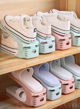 japanese type shoe receives magic implement to save space to