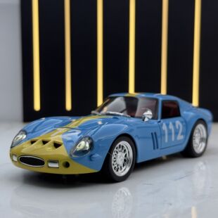 【DZ093】众源兴合金车模1:32赛道版250GTO跑车声光回力玩具车模