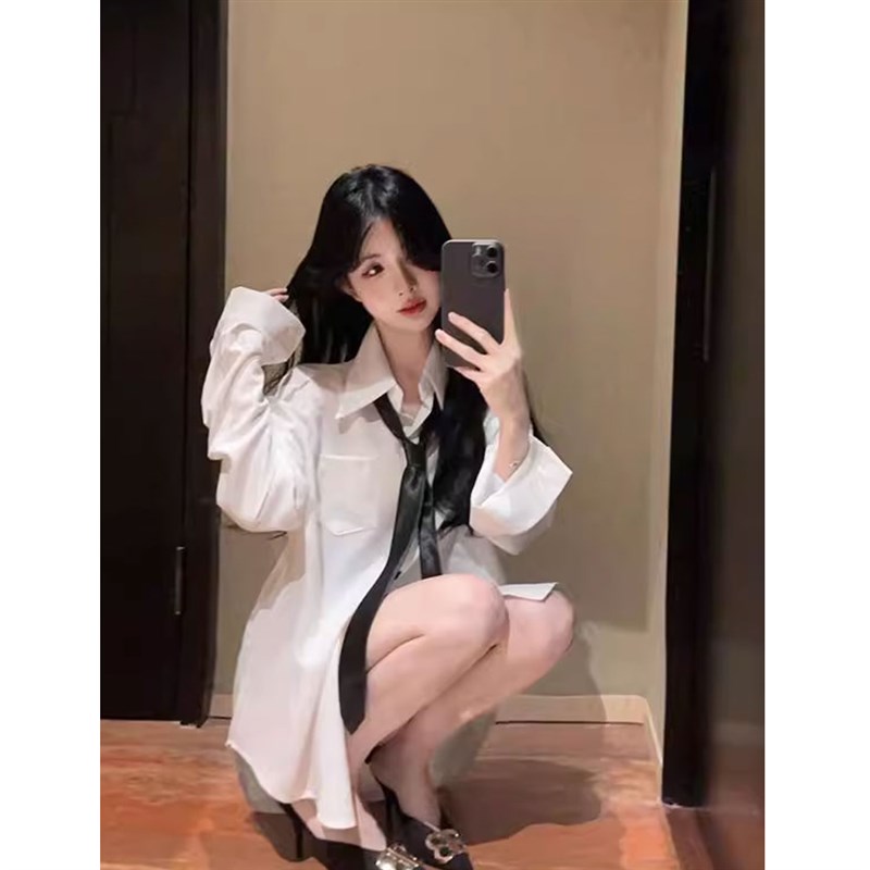 速发韩版学院风纯欲风御姐衬裤带套松白别致洋气黑色短领宽装秋
