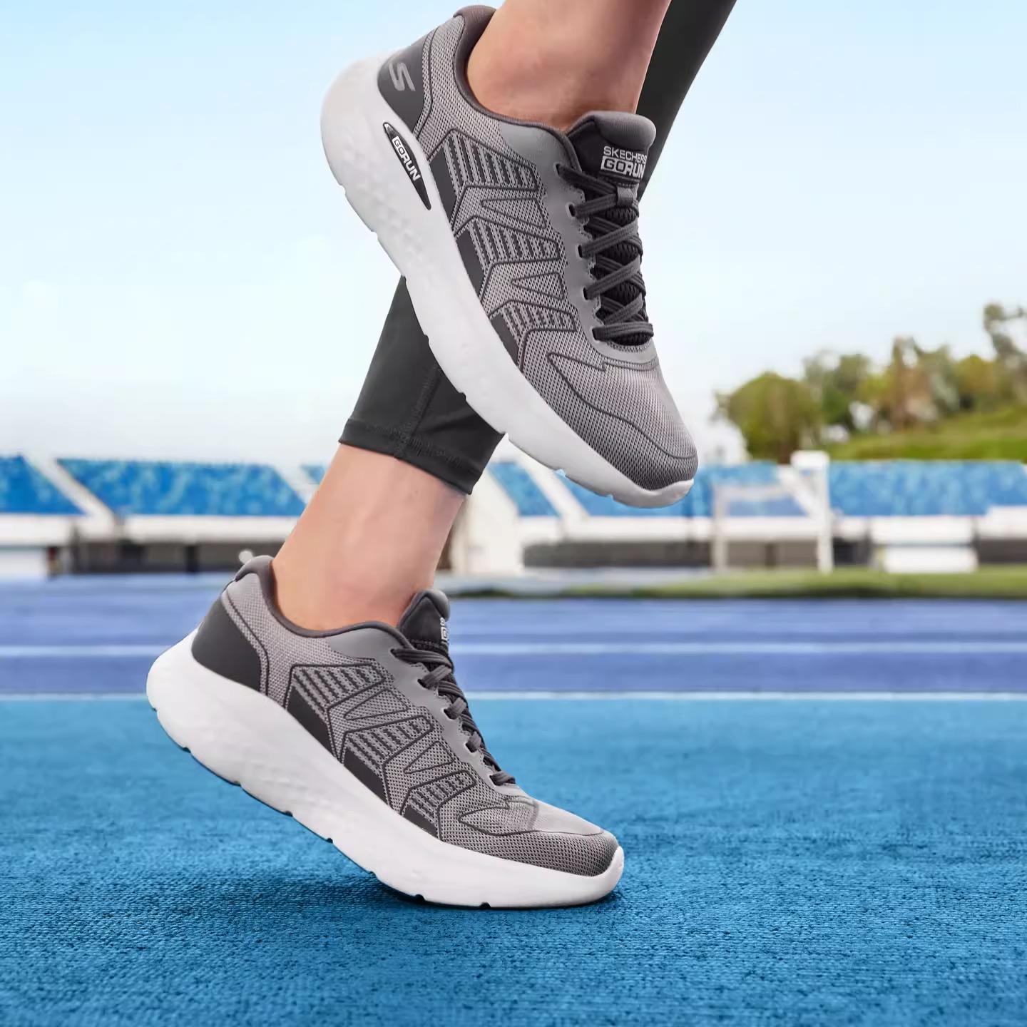 Skechers斯凯奇男鞋秋冬新款缓震回弹跑步鞋低帮休闲运动鞋220034