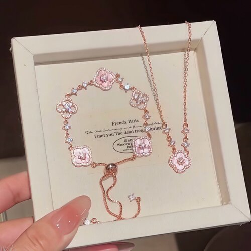 粉色四叶草手链女时尚精致锁骨链