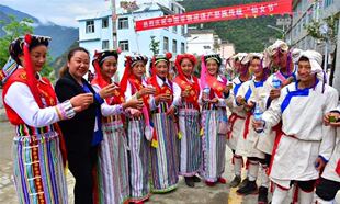 云南怒江丽江傈僳族怒族新款少数民族女装套装可定制舞台表演服装