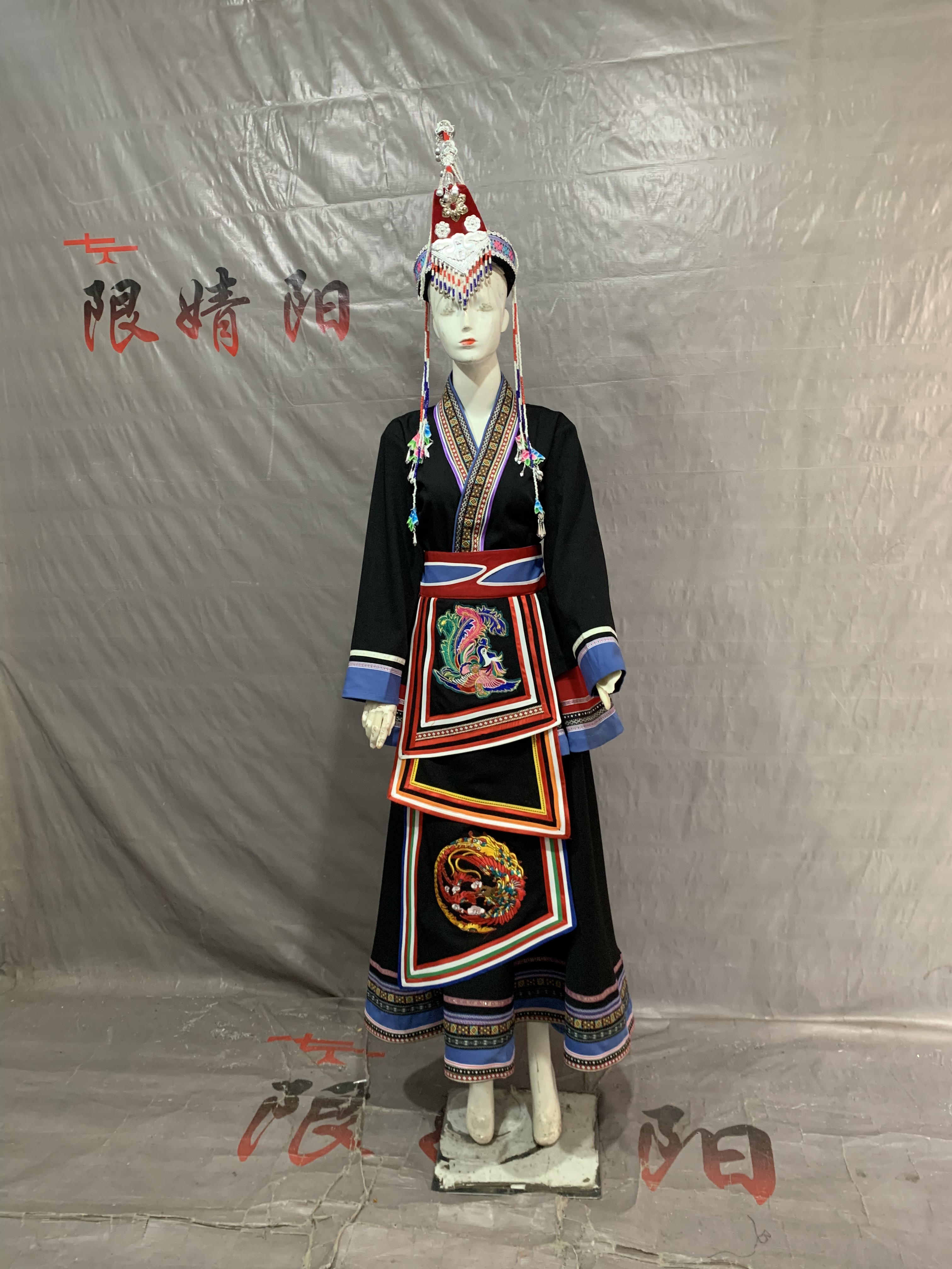 新款畲族服装女演出服高端刺绣舞蹈表演凤凰少数民族服饰凤冠头饰