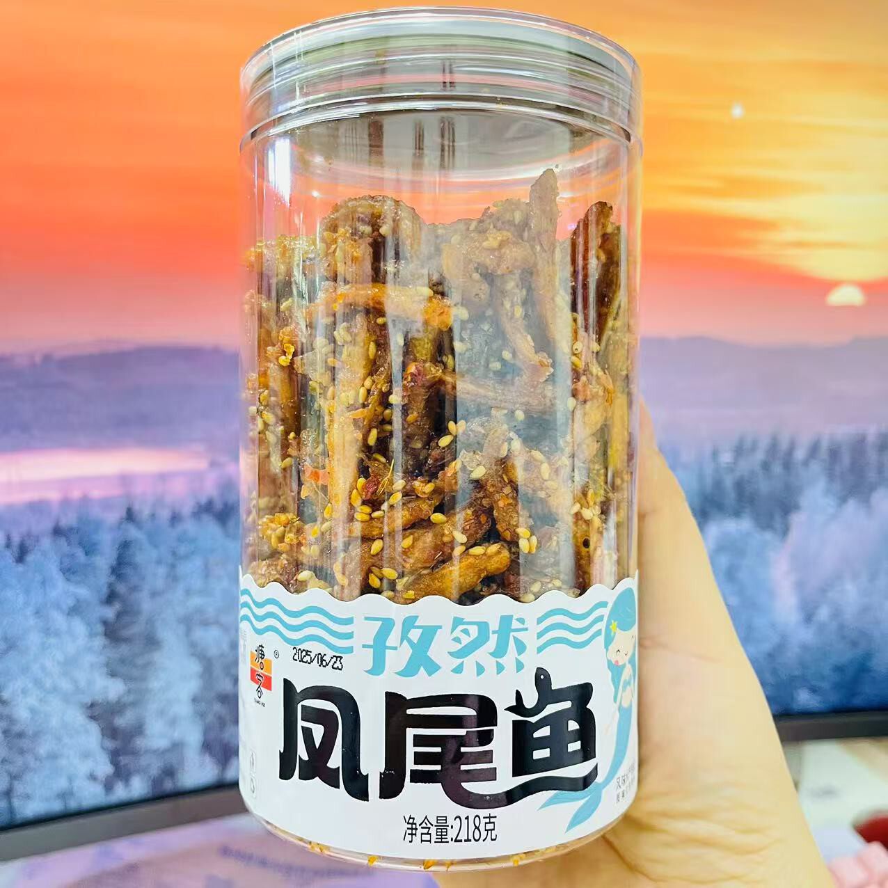 香辣凤尾鱼零食鱼干218克一桶