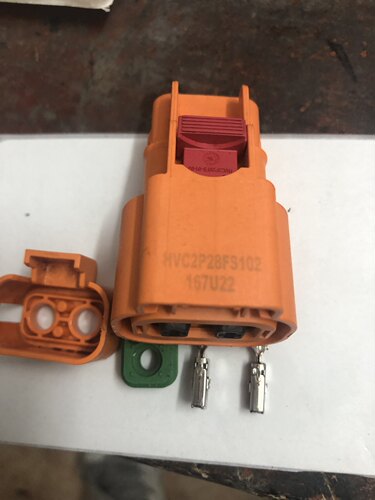 HVC2P28FS104安费诺HVC2P28FS104-TM新能源连接器插头