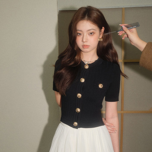 OLIVIADUO金扣小香针织